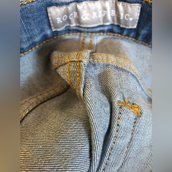 Rock and Republic Berlin Distressed Jeans - Picture 11 of 14